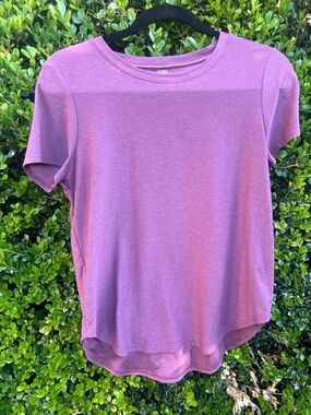 Beyond Yoga Short Sleeve Crewneck Top in Mauve Pink